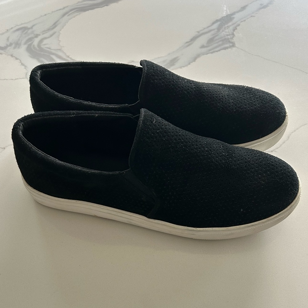 2/$40 Blondo waterproof slip on sneaker canvas shoes. Black slide on. EUC size 9